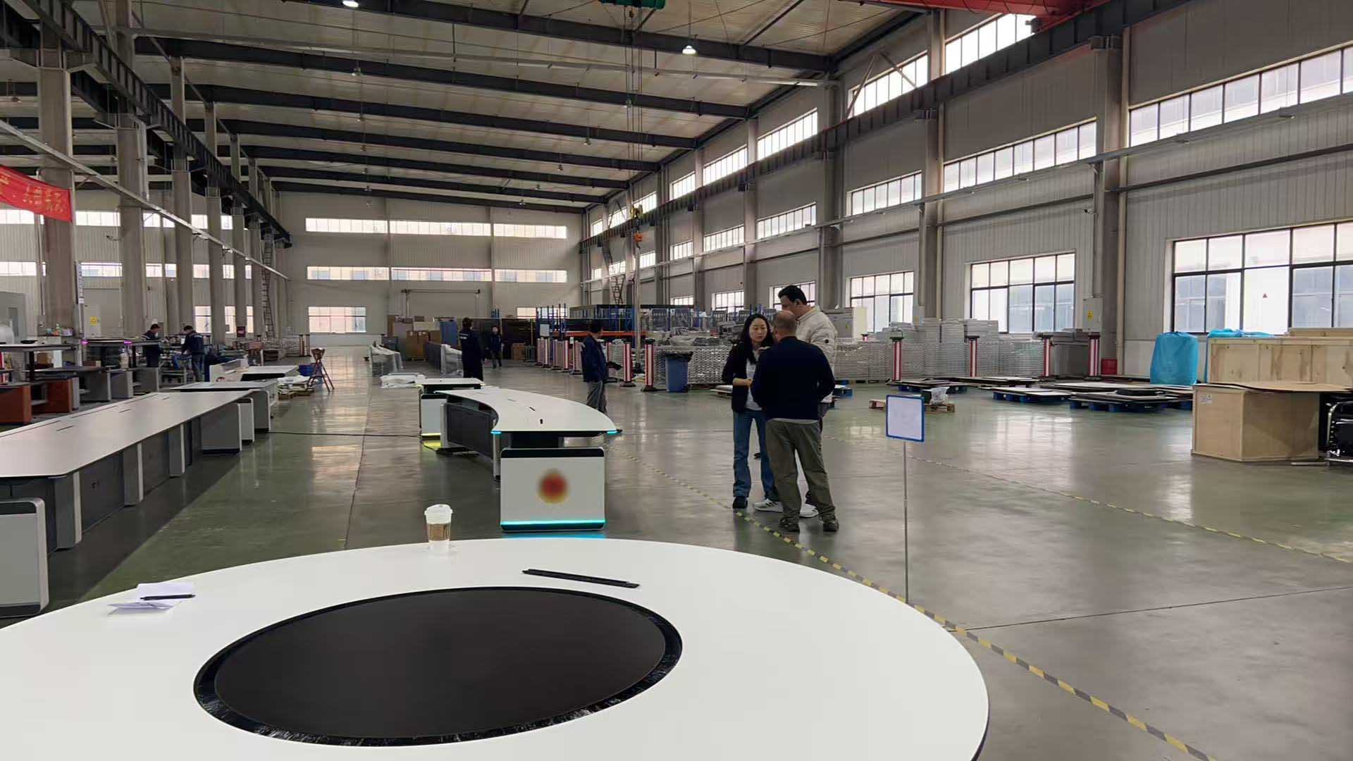 中东某国客户莅临UDWEN公司 顺利完成定制化指挥控制台验收